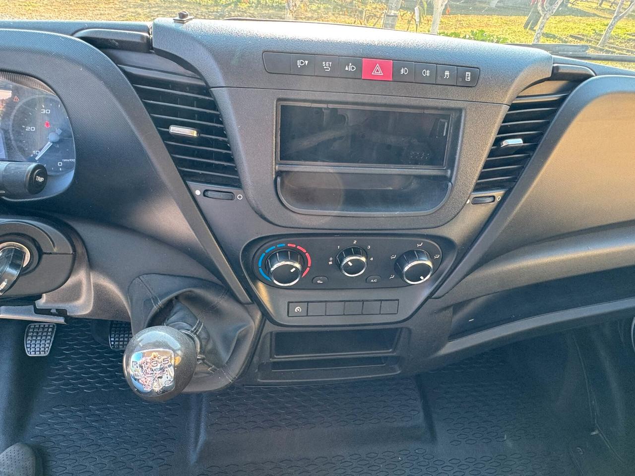 IVECO DAILY RIBALTABILE TRE LATI EURO6 - COME NUOVO