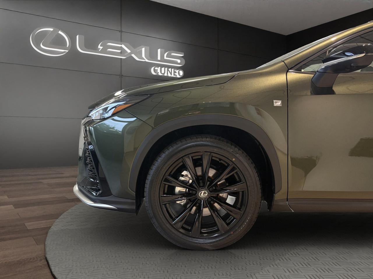 Lexus NX 2.5 F-Sport 4wd 197cv e-cvt
