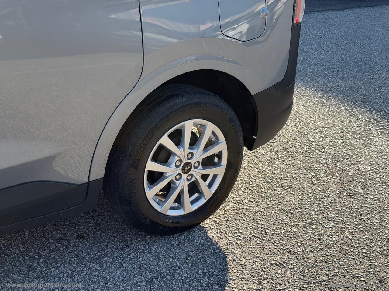 FORD Tourneo Courier 1.0 EcoBoost Titanium WINTER PACK