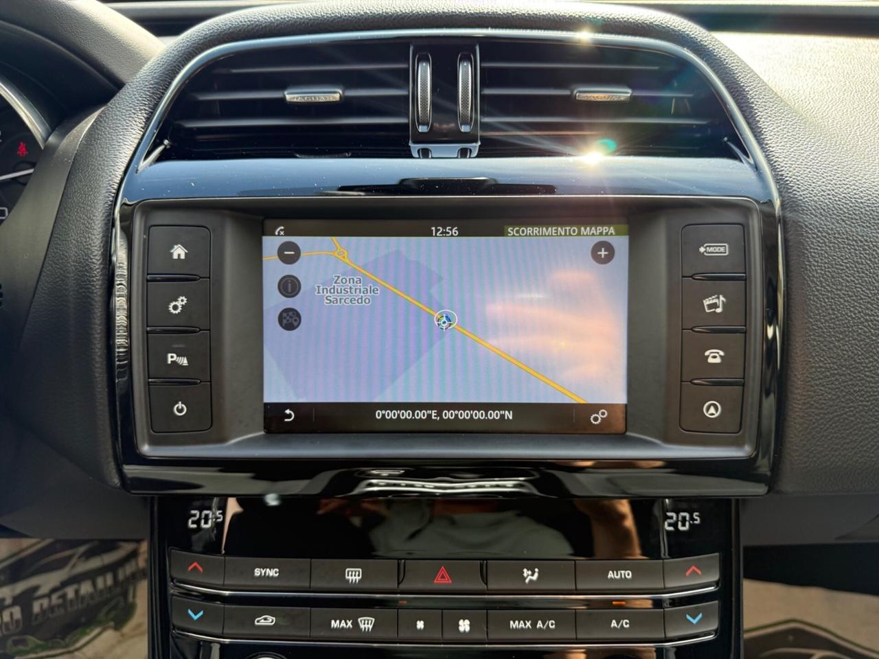 Jaguar XE 2.0 D Turbo aut. Pure