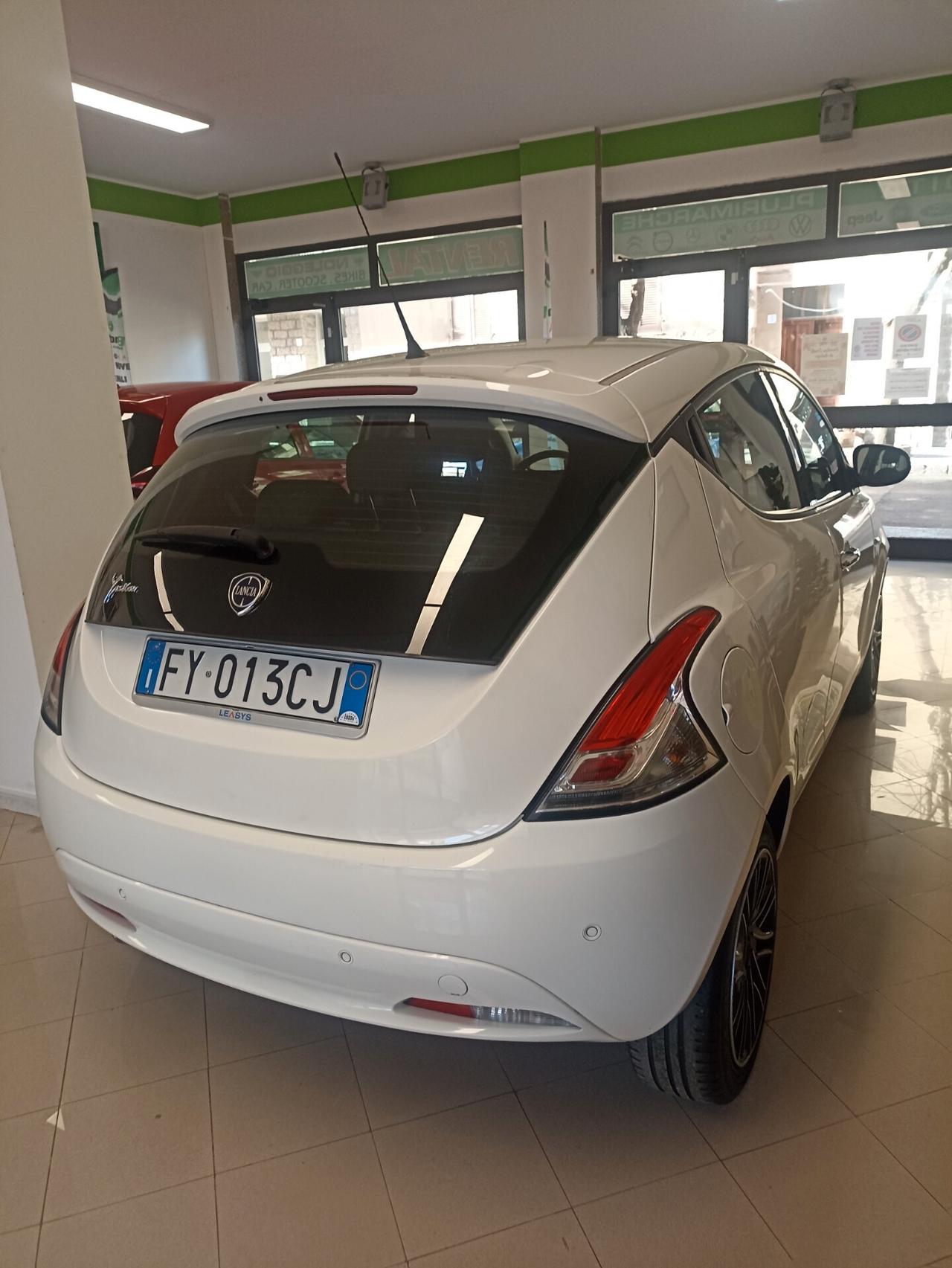 Lancia Ypsilon 1.2 69 CV 5 porte S&S Gold