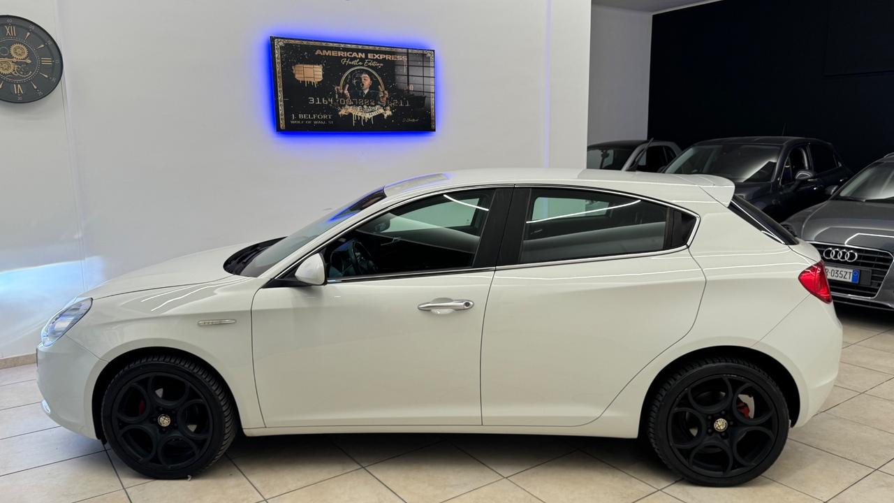 Alfa Romeo Giulietta 1.6 JTDm-2 105 CV Distinctive-2012