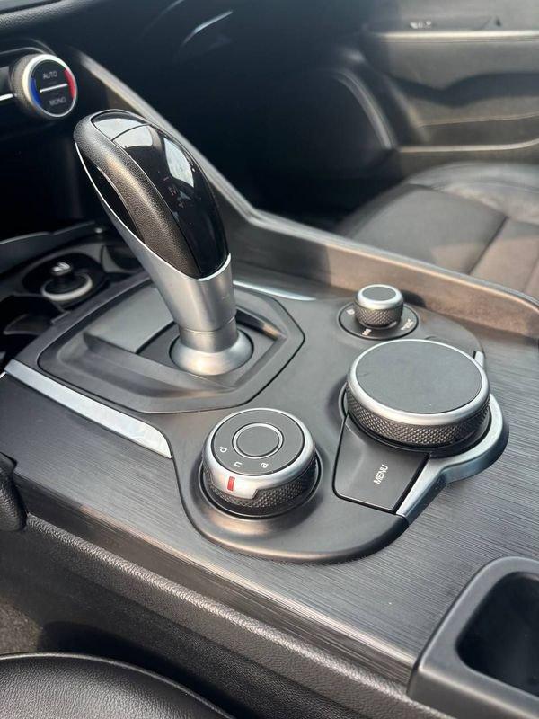Alfa Romeo Giulia DISTRIBUZIONE NUOVA-CERCHI 19 2.2 Diesel Euro 6