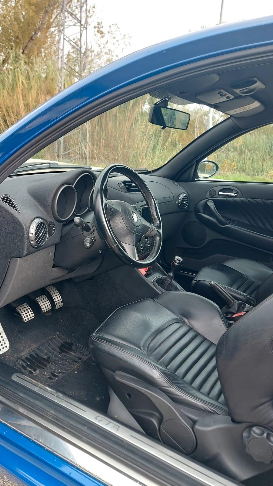 Alfa Romeo 147 3.2i V6 24V cat 3 porte GTA