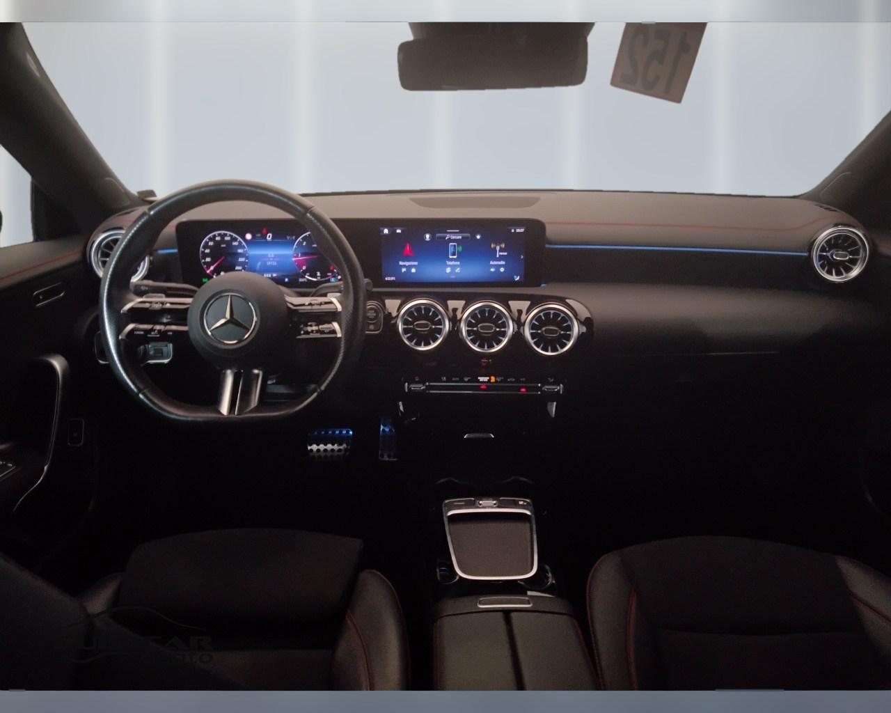 Mercedes-Benz CLA Coupe - C118 2023 - CLA Coupe 200 d AMG Line Advanced Plus auto