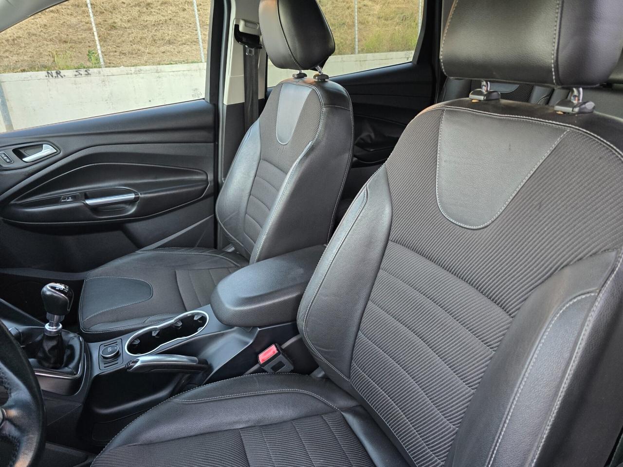 Ford Kuga 2.0 TDCI 150 CV S&S 4WD Titanium