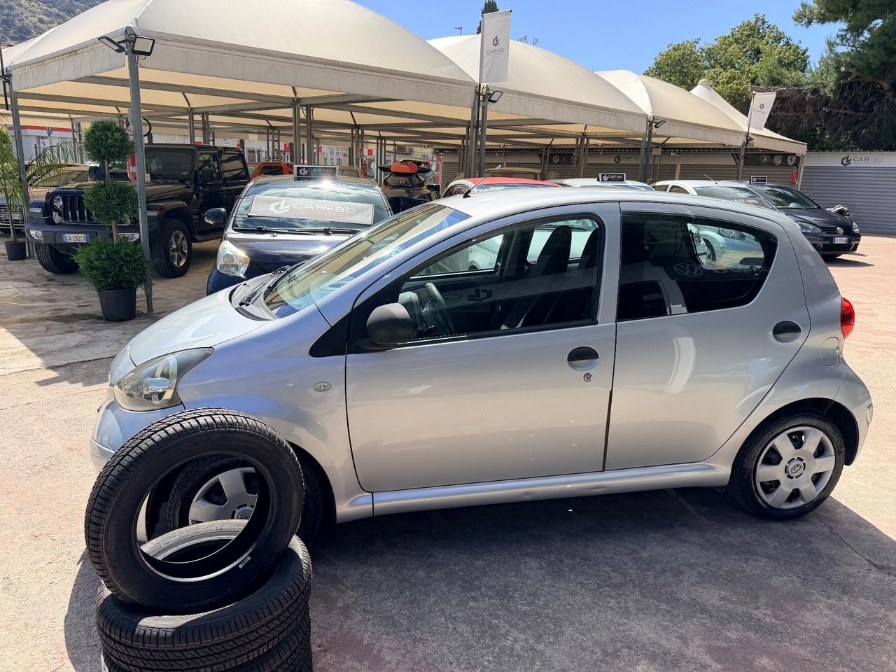 Toyota Aygo 1.0 12V VVT-i 5porte TRENO GOMME OMAGGIO!!