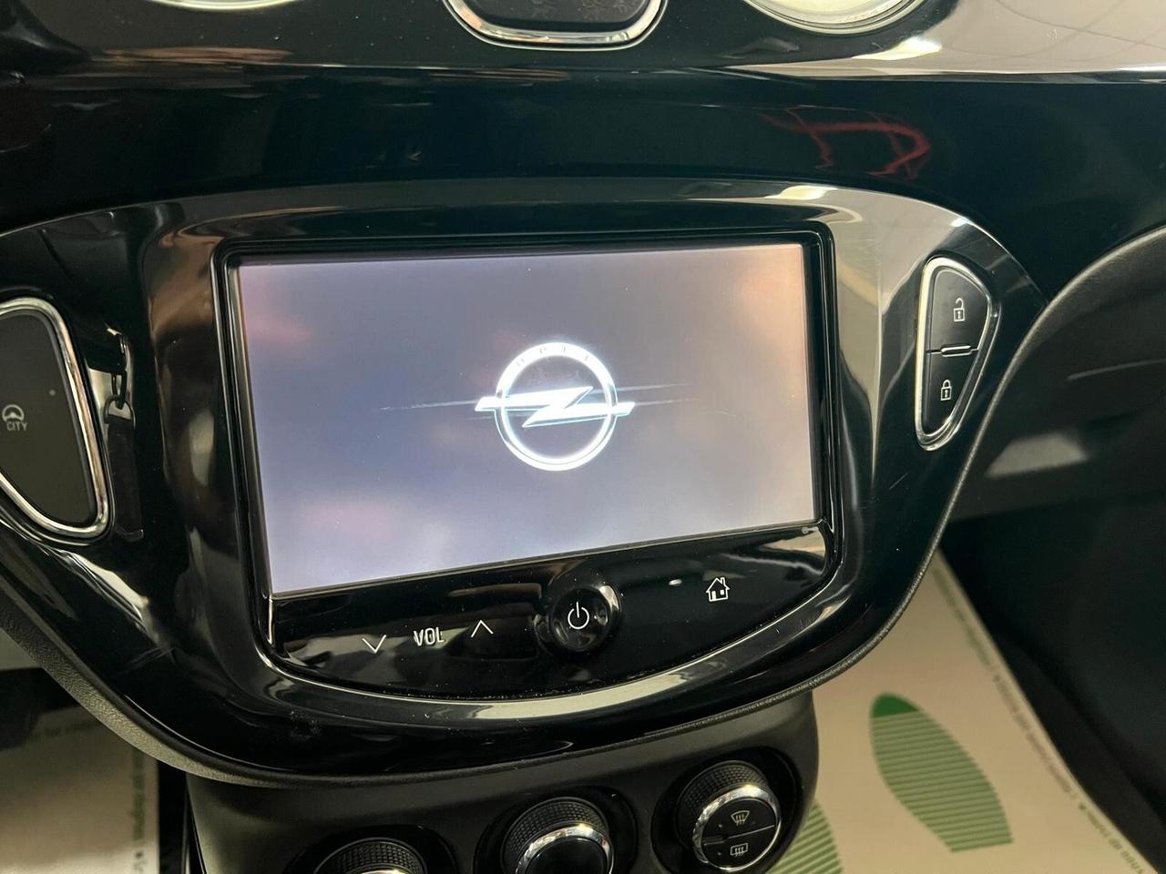 Opel Adam 1.4 87 CV Slam