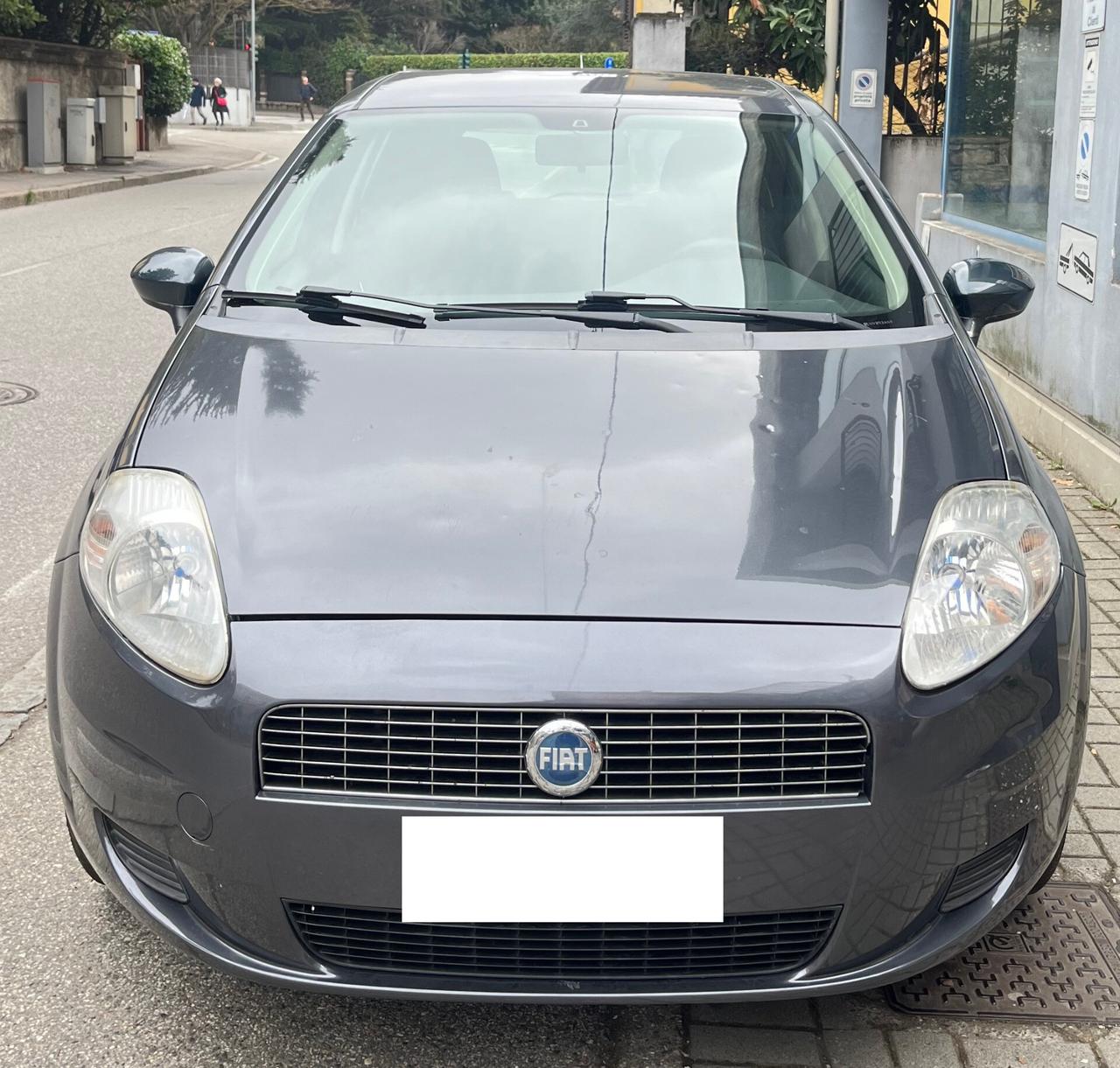 FIAT GRANDE PUNTO 1.2 BENZINA 5 PORTE - ANCHE PER NEOPATENTATI - FRIZIONE E DISTRIBUZIONE APPENA SOSTITUITE