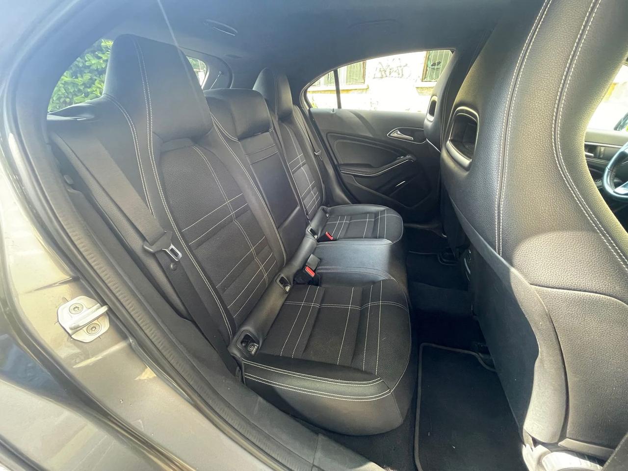 Mercedes-Benz A 200 Business A 200 D