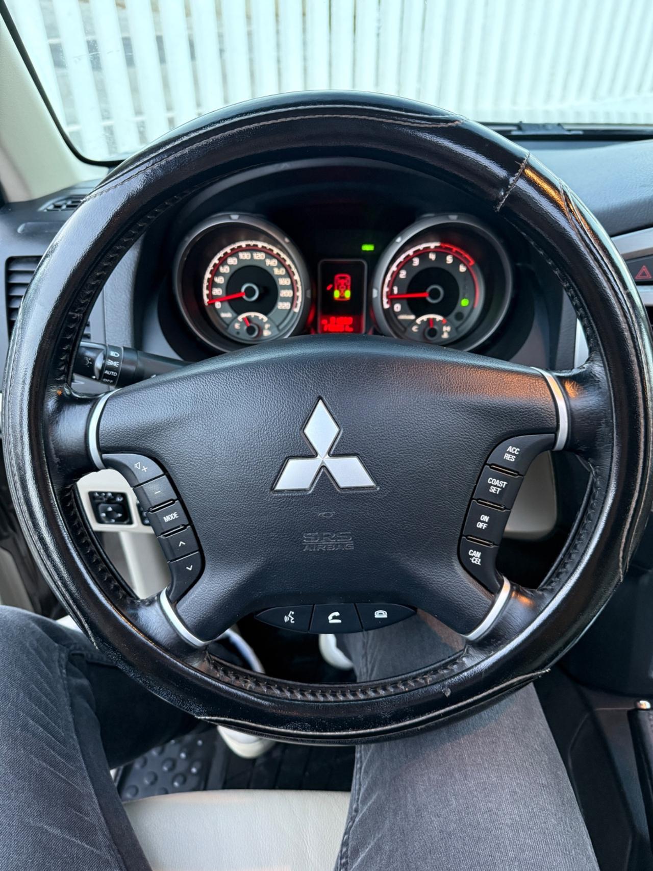 Mitsubishi Pajero 3.2 DI-D 16V aut. 5p. One/Hundred DPF