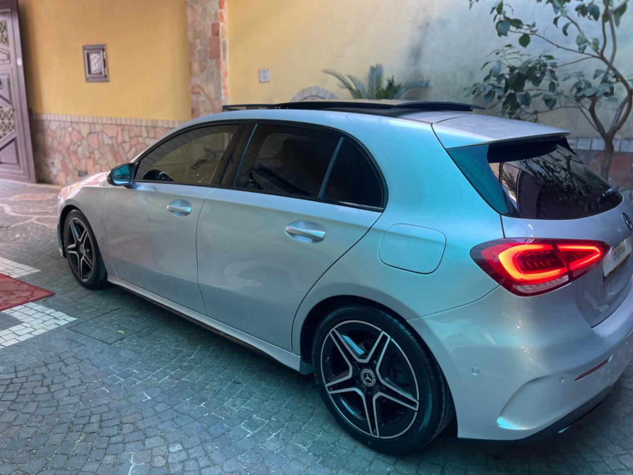 MERCEDES CLASSE A180d,PREMIUM,TETTO APRIBILE,PACC.LUCI