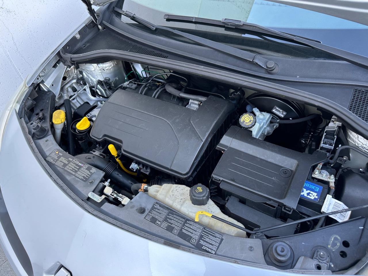 Renault Clio 1.2 16V 3 porte Neopatentati
