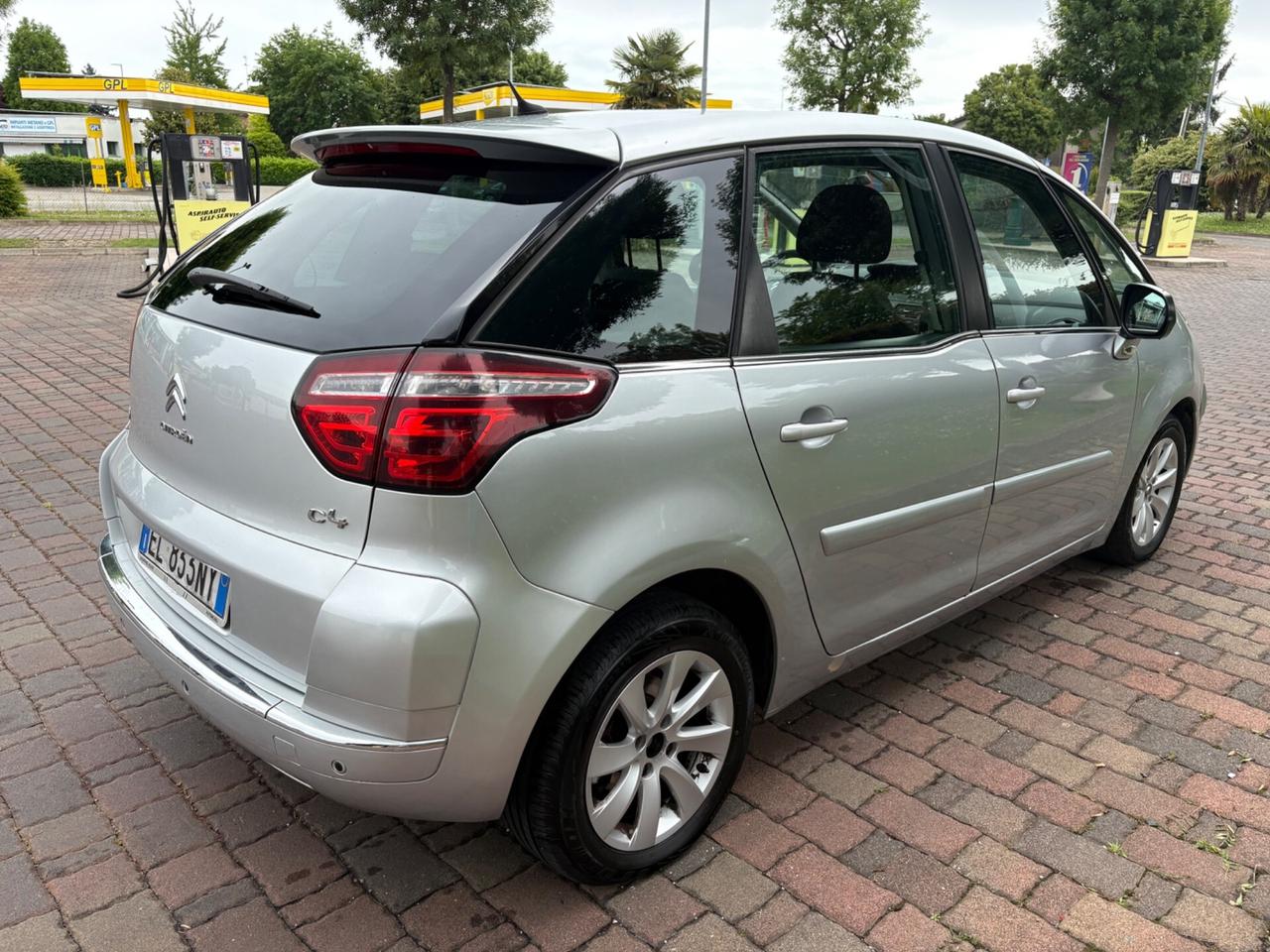 Citroen C4 Picasso 1.6 E-HDI OK per neopatentati!!