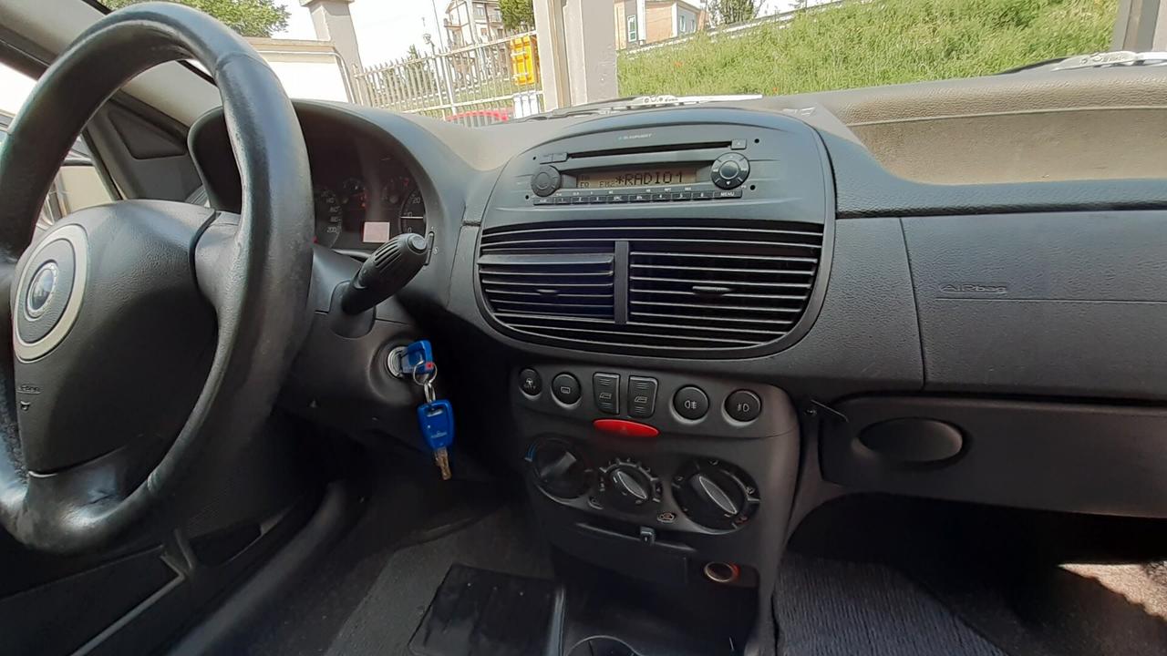 Fiat Punto 1.2 benzina 5 porte CLIMA Neopatentati
