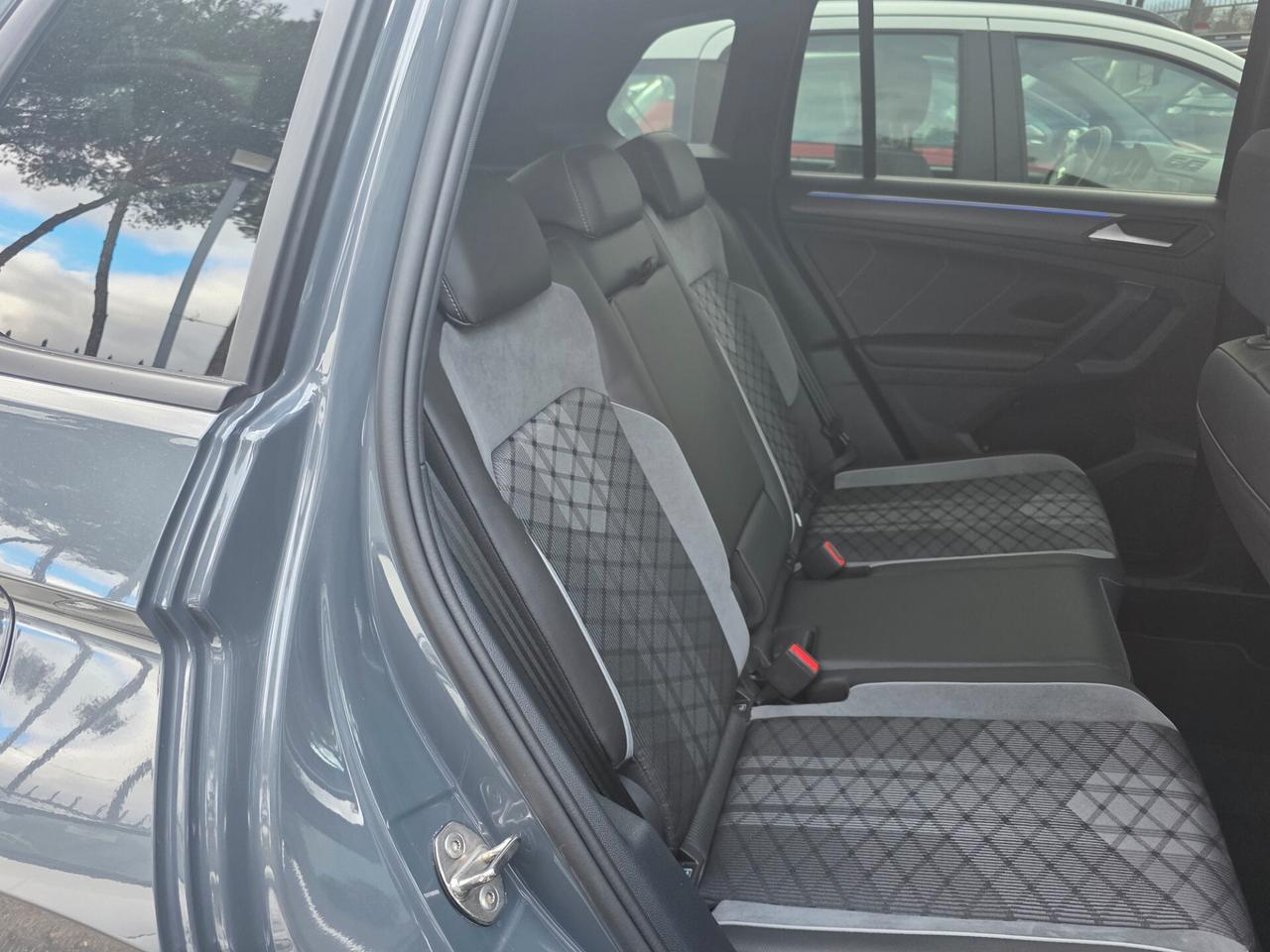 Volkswagen Tiguan 2.0 TDI 200 CV SCR DSG 4MOTION R-Line