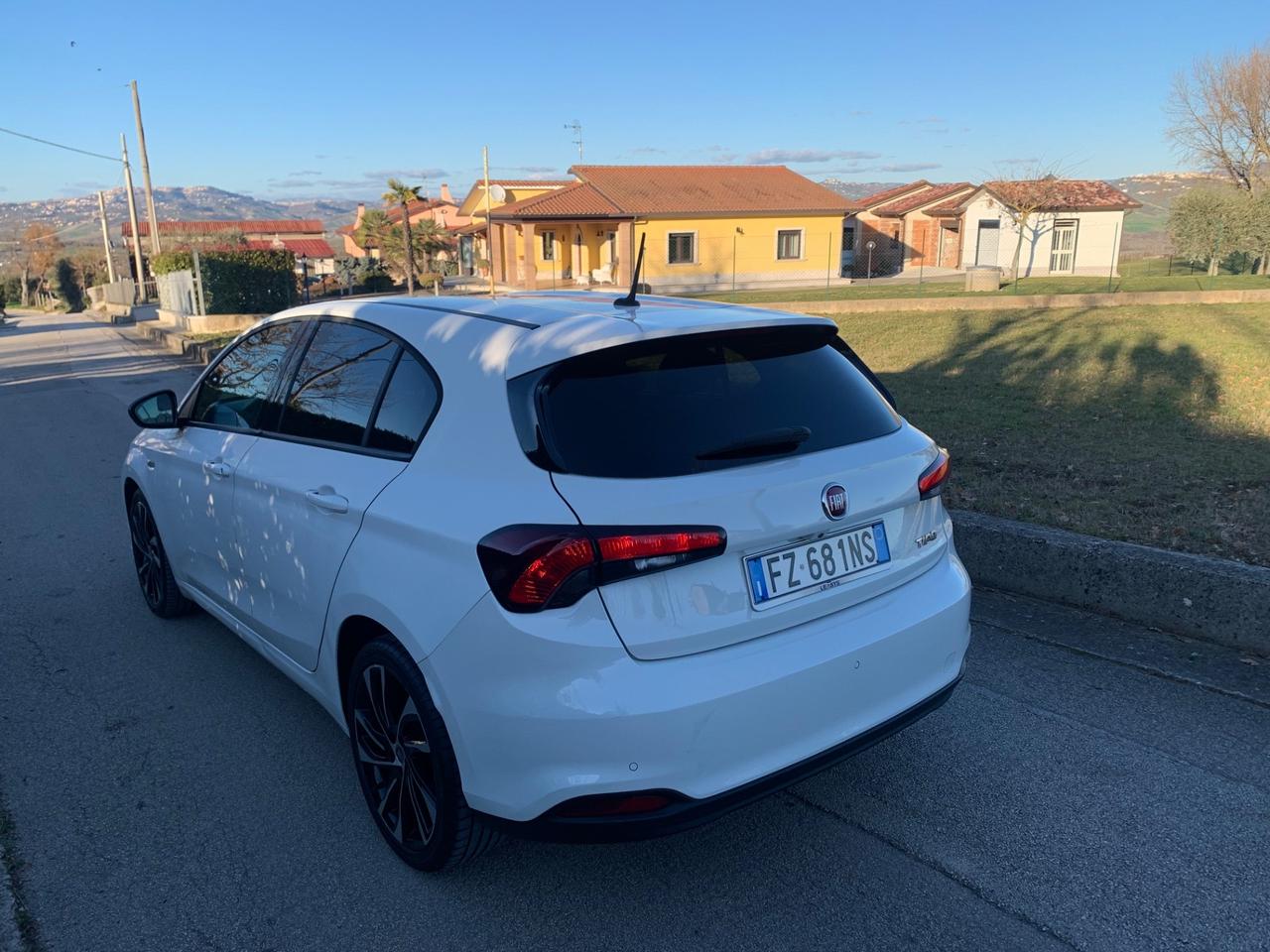 Fiat Tipo 1.6 Mjt S&S 5 porte S-Design