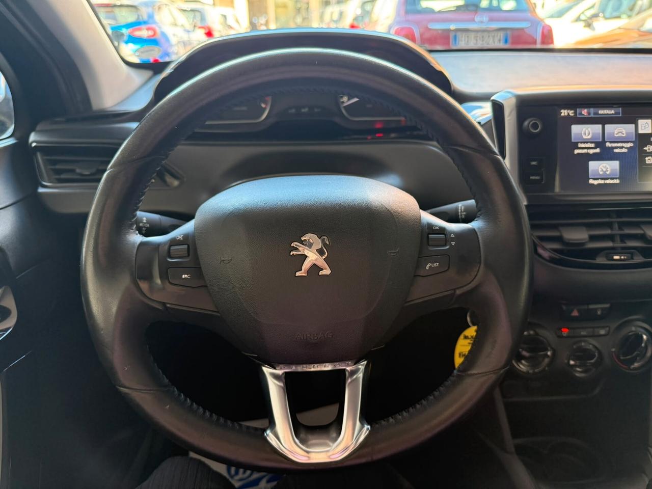 PEUGEOT 208 1.2 BENZINA 114.000 KM 2017