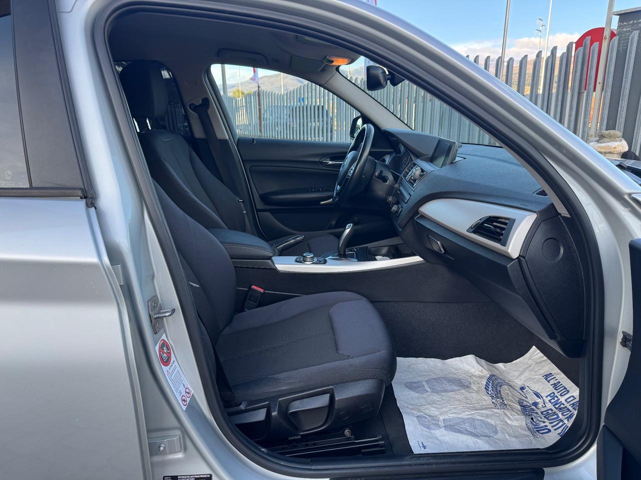 Bmw 116 116d 5p. Urban