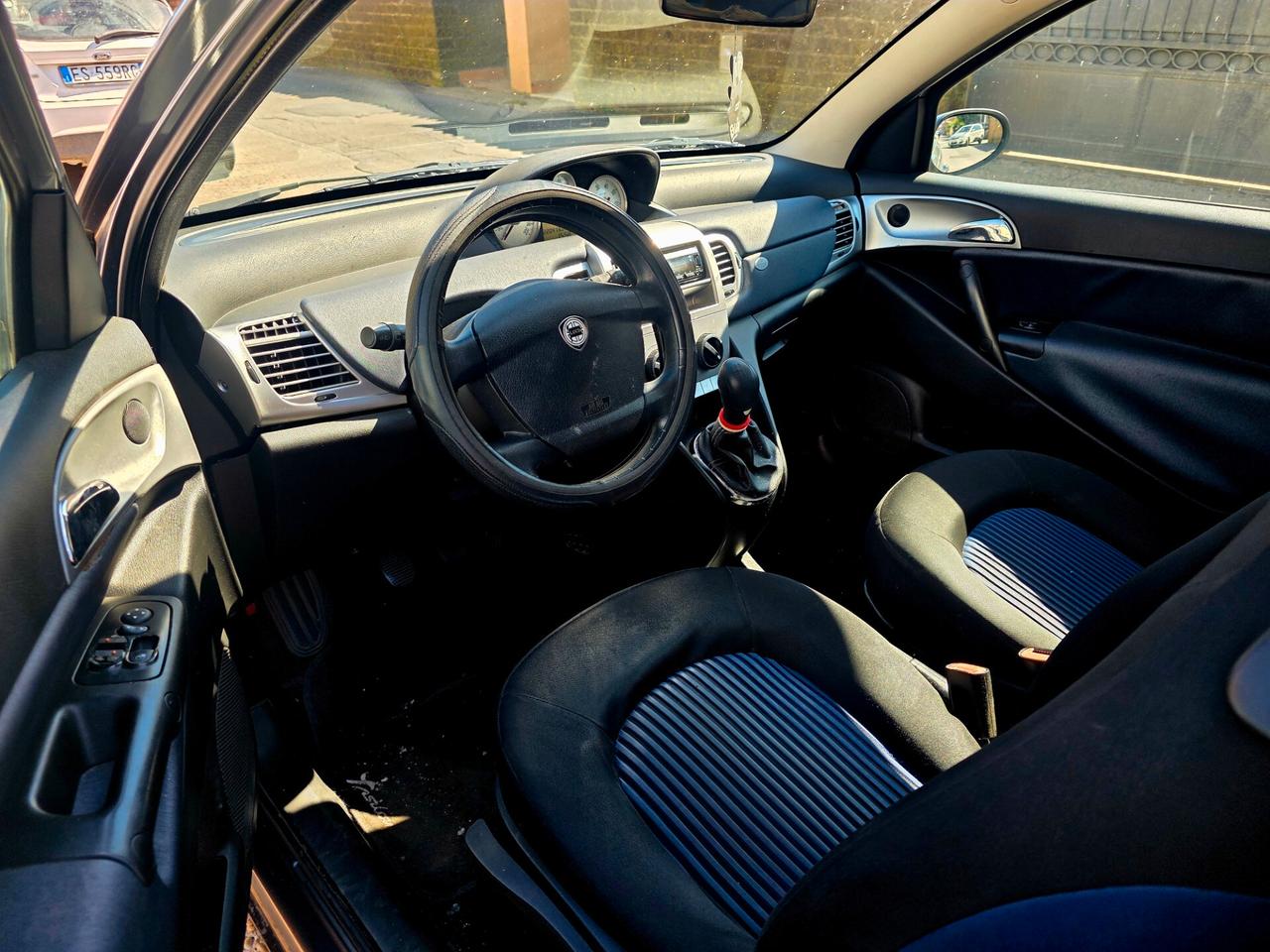 Lancia Ypsilon 1.3 MJT 75 CV Argento