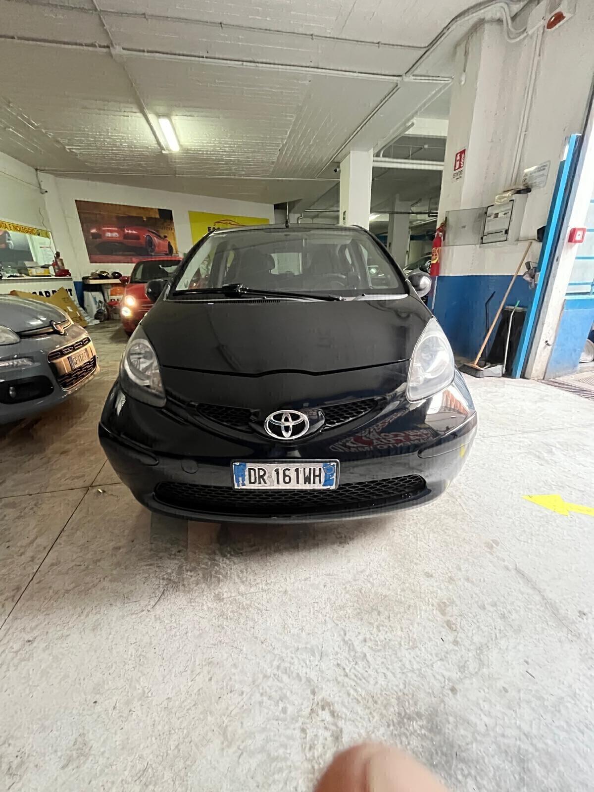 Toyota Aygo 1.0 12V VVT-i 5 porte Griffe cambio automatico