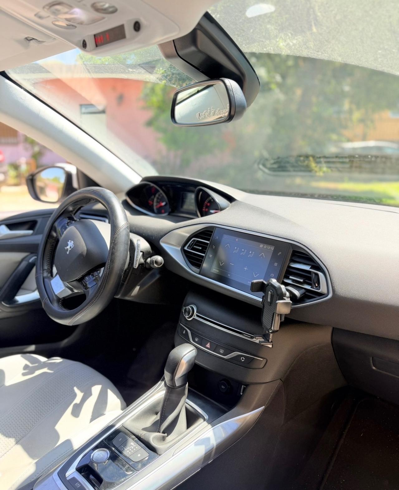 Peugeot 308 BlueHDi 130 S&S SW Allure