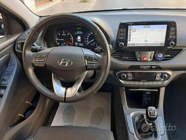 Hyundai i30 1.6 CRDI 136CV BERLINA NAVI PERFETTA