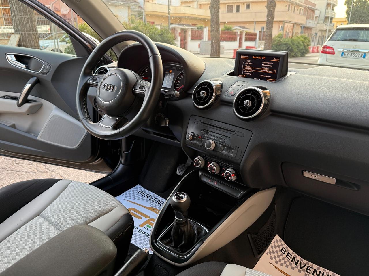 Audi A1 SPB 1.6 TDI 105CV NAVI LED - 2012