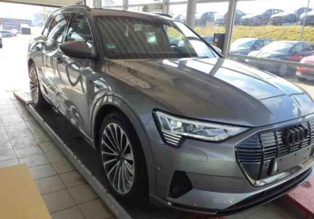 AUDI e-tron 55 quattro S line edition