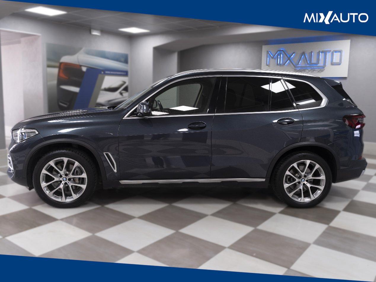 BMW X5 xDrive30d MHEV 48V xLine Auto
