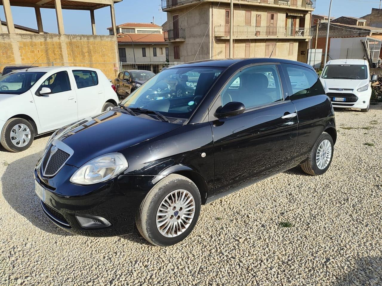 Lancia Ypsilon 1.2 Argento