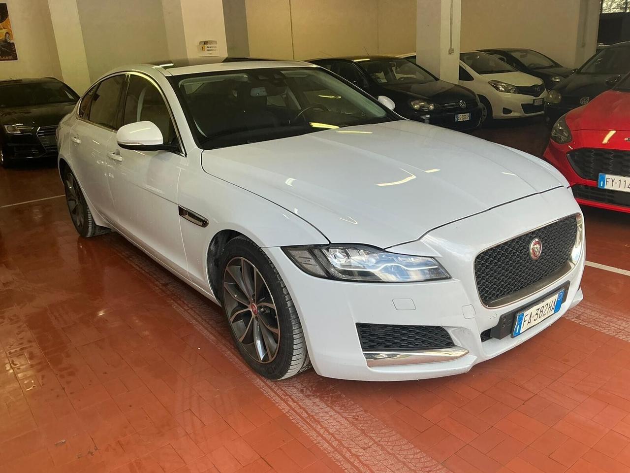 Jaguar XF 3.0 D V6 300CV AUT.PORTFOGLIO