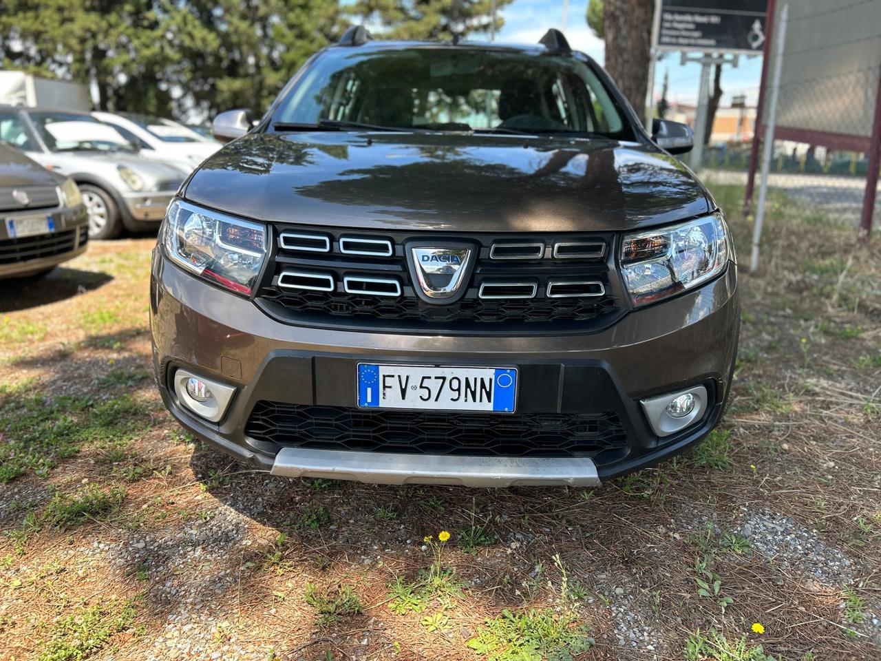 Dacia Sandero Stepway 0.9cc*NAVI*GPL FABBRICA*NEOPATENTATI*