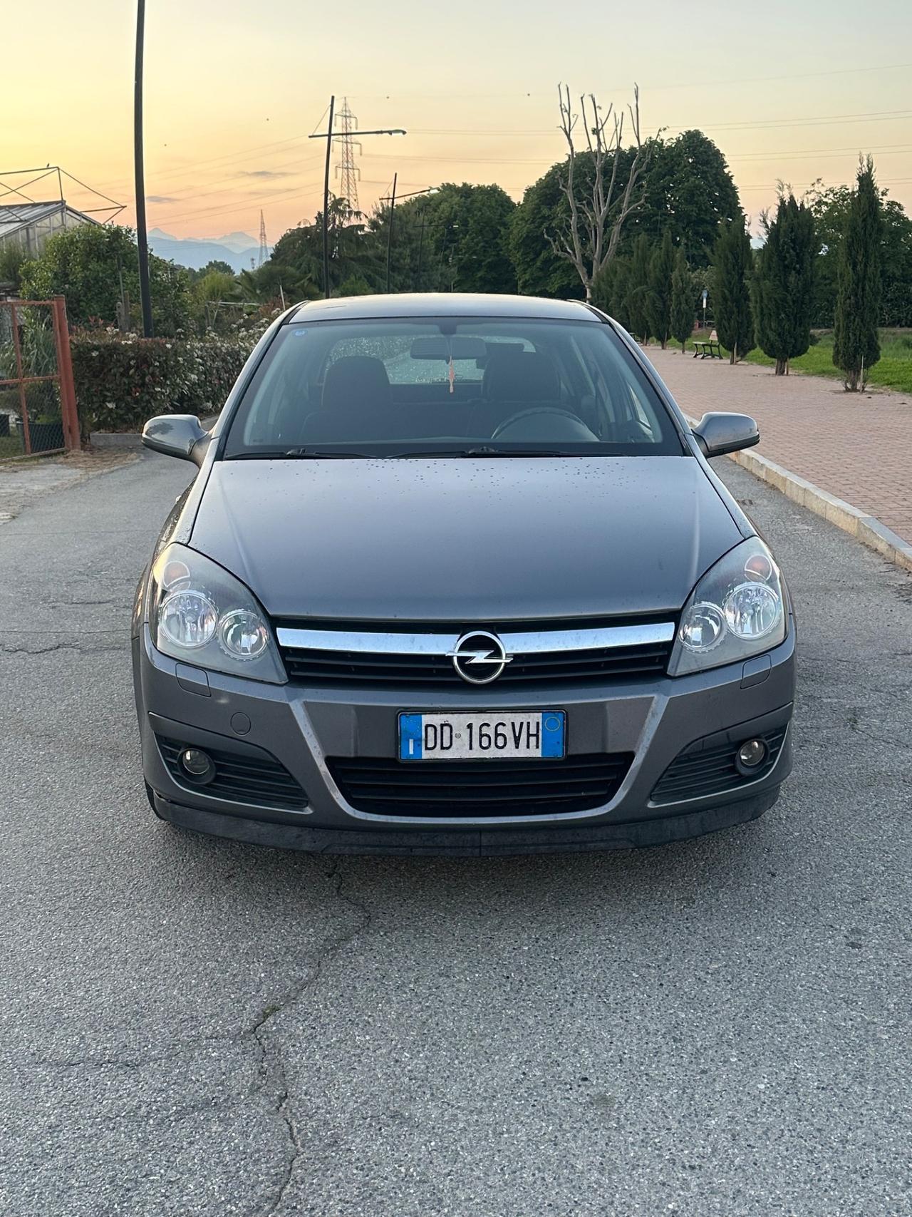 Opel Astra asta 1.4 benzina reimportato 5 porte berlina