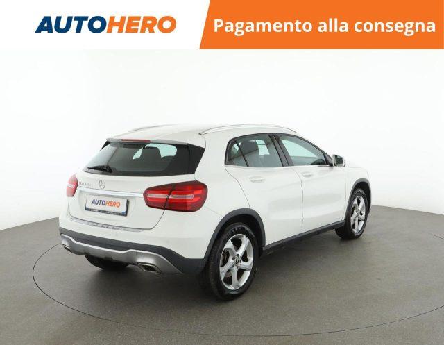 MERCEDES-BENZ GLA 180 d Sport
