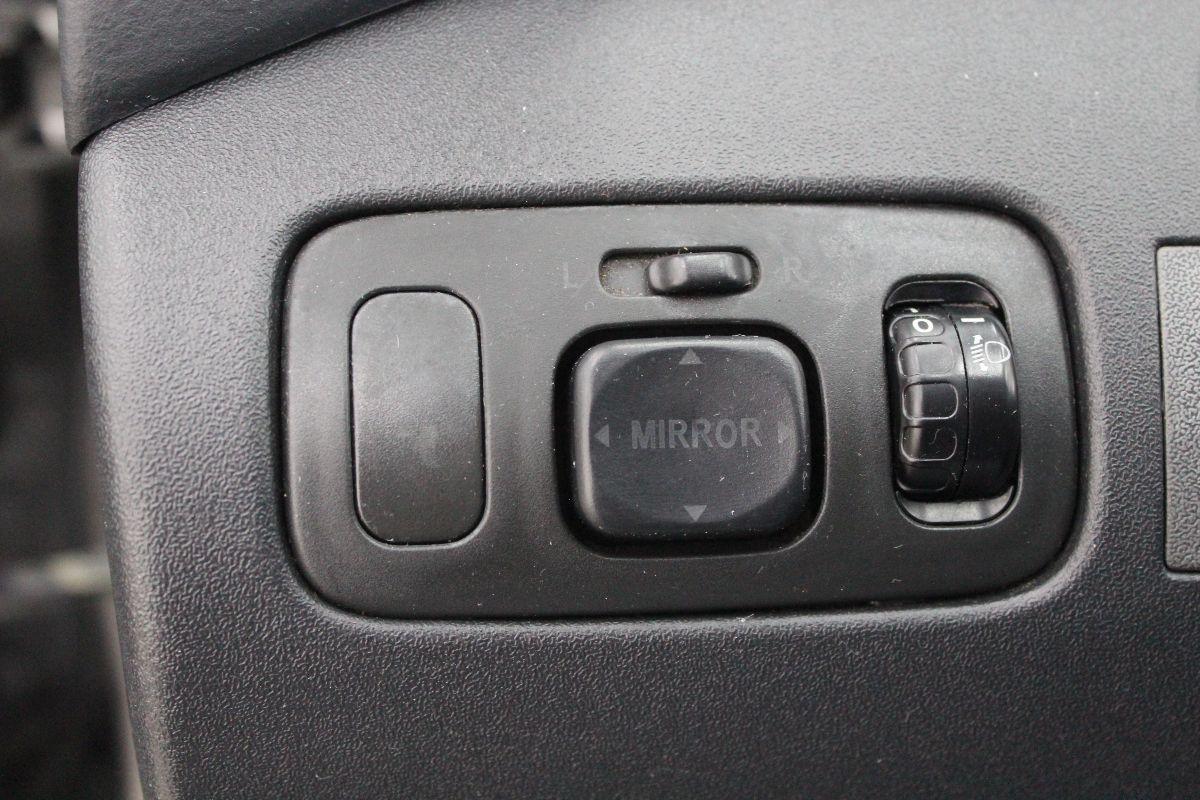 TOYOTA - Yaris - 16V 5 porte '03