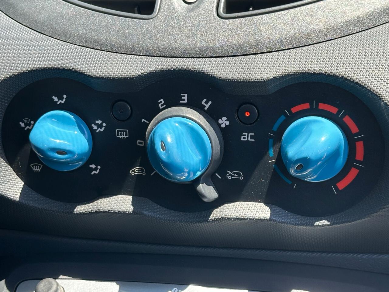 RENAULT Twingo 1.2 16V Live