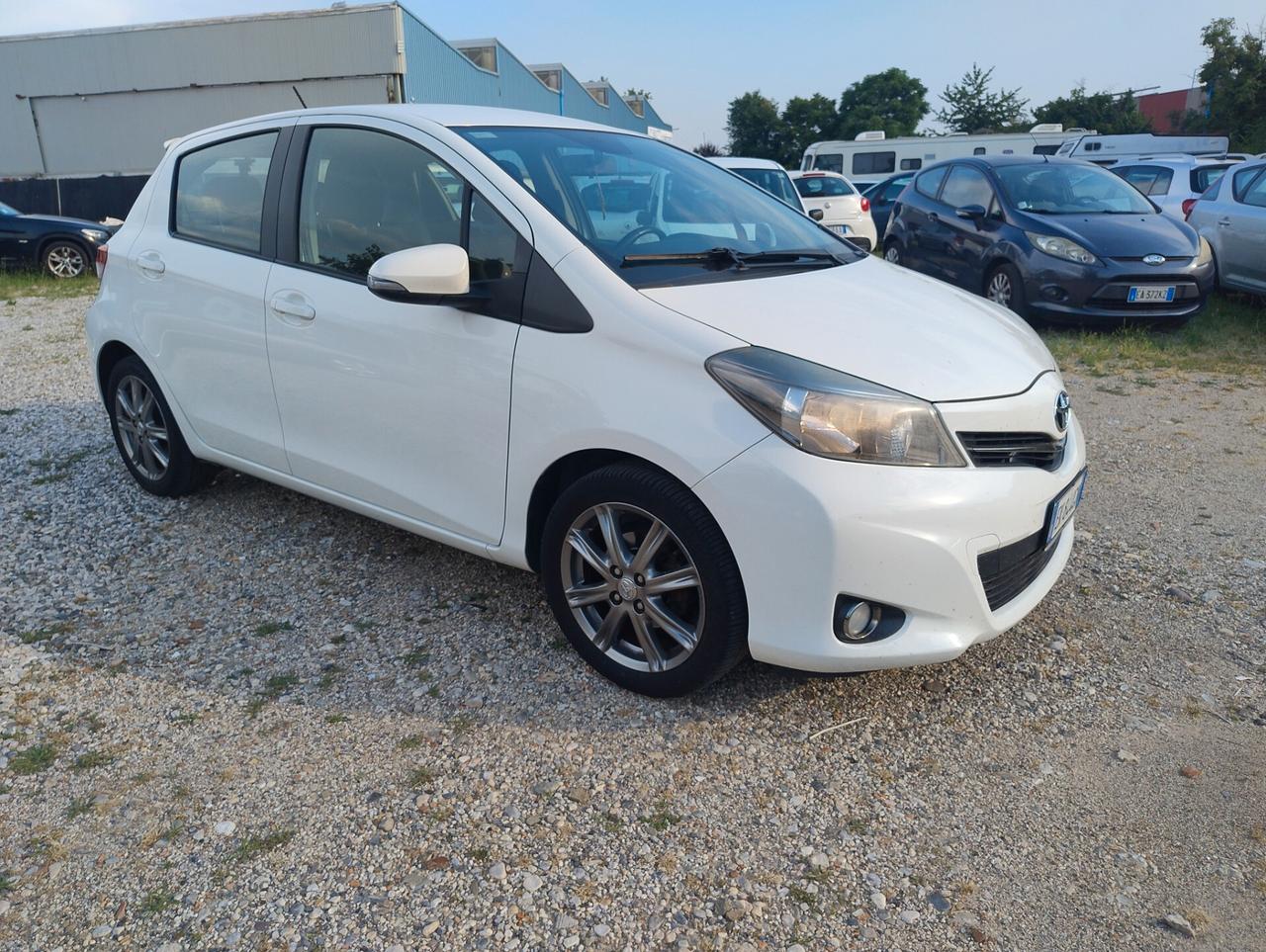 Toyota Yaris 1.3 5 porte Lounge