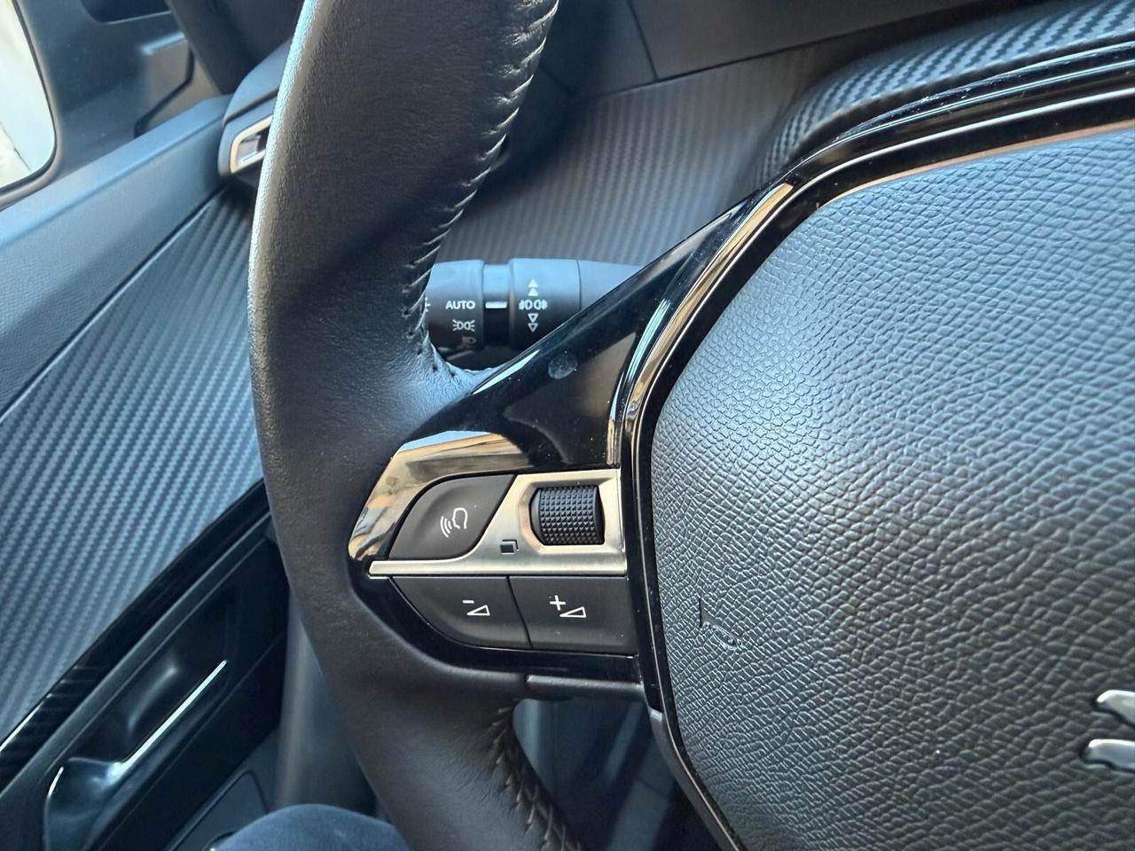 Peugeot 2008 1.5 HDi 110 2022 Allure Pack