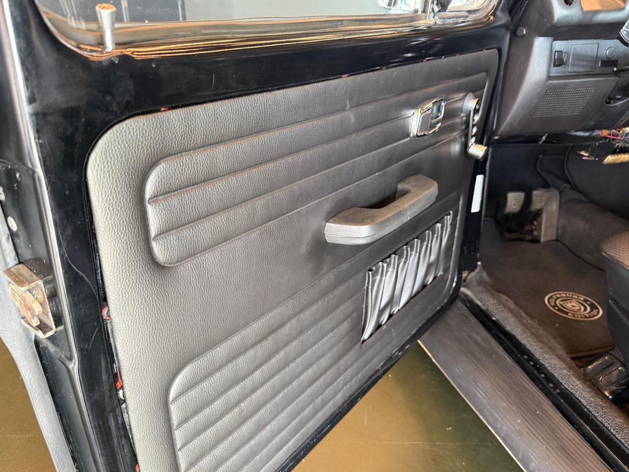 Volkswagen Maggiolino MOD.13/D1 "The world's style"