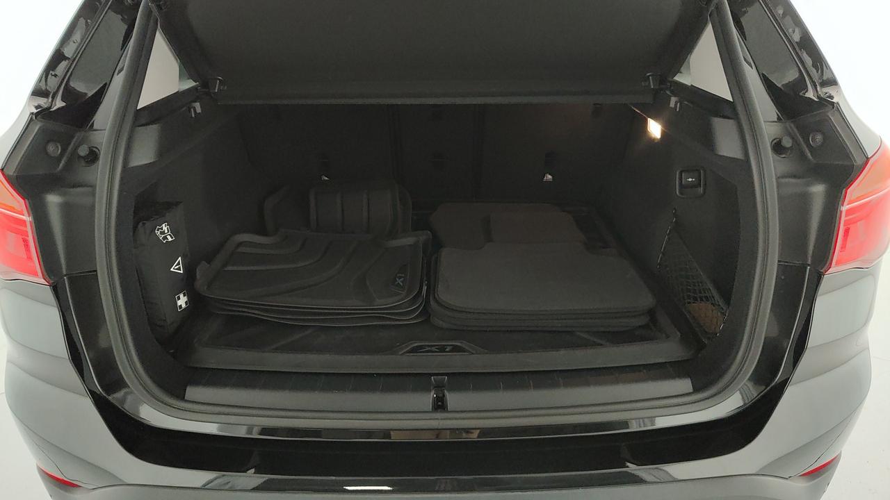 BMW X1 F48 2019 - X1 sdrive18i Advantage 136cv auto