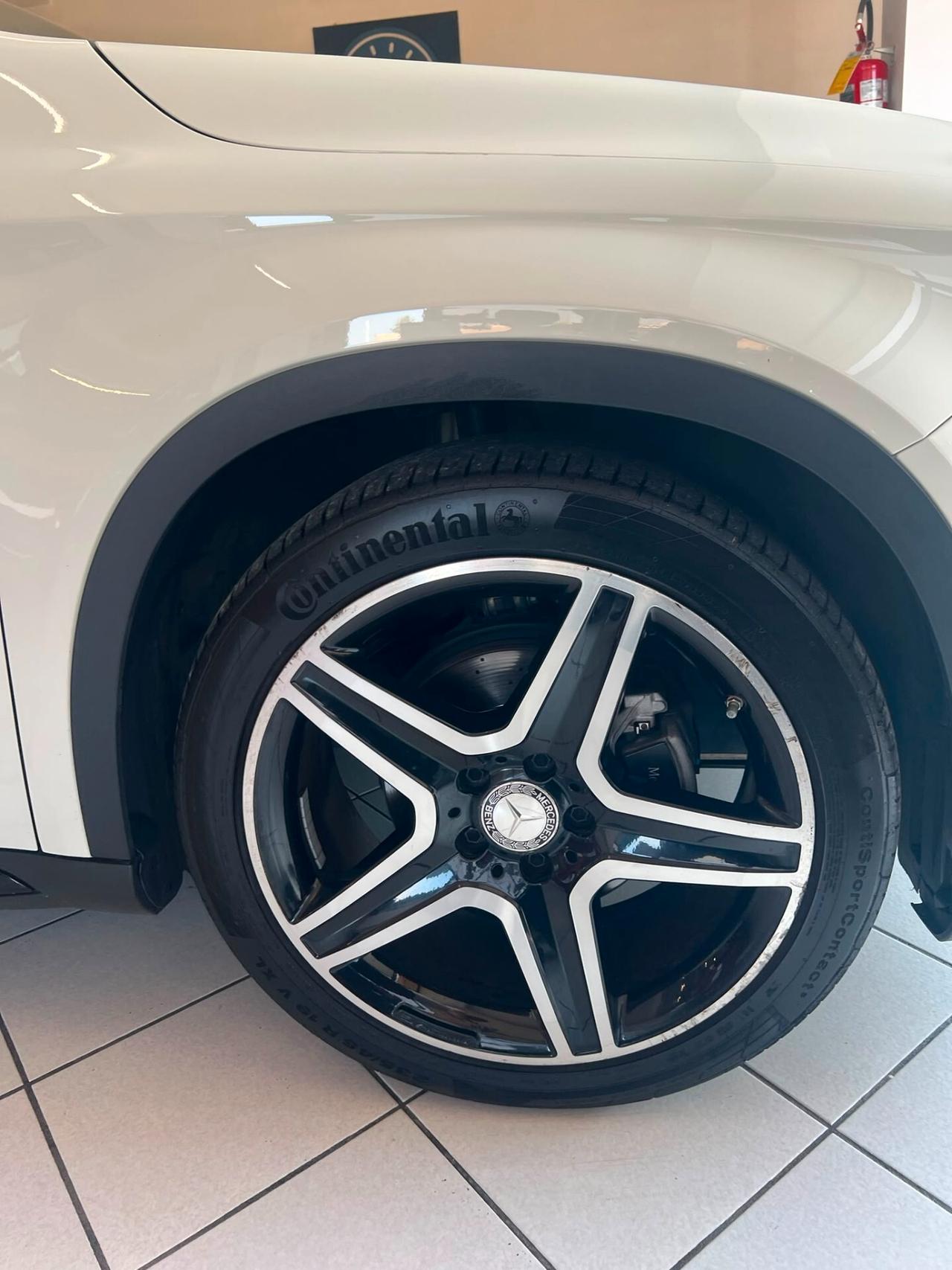 Mercedes-benz GLA 200 GLA-X156 d (cdi) Premium 4matic AUTO