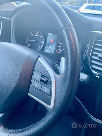 MITSUBISHI Outlander 2.2 DI-D 4WD Instyle AUT.