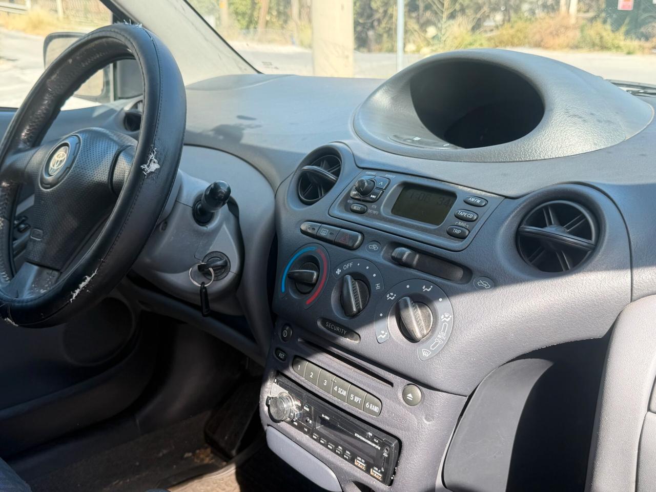 Toyota Yaris 1.3i 16V cat 3 porte Luna '03