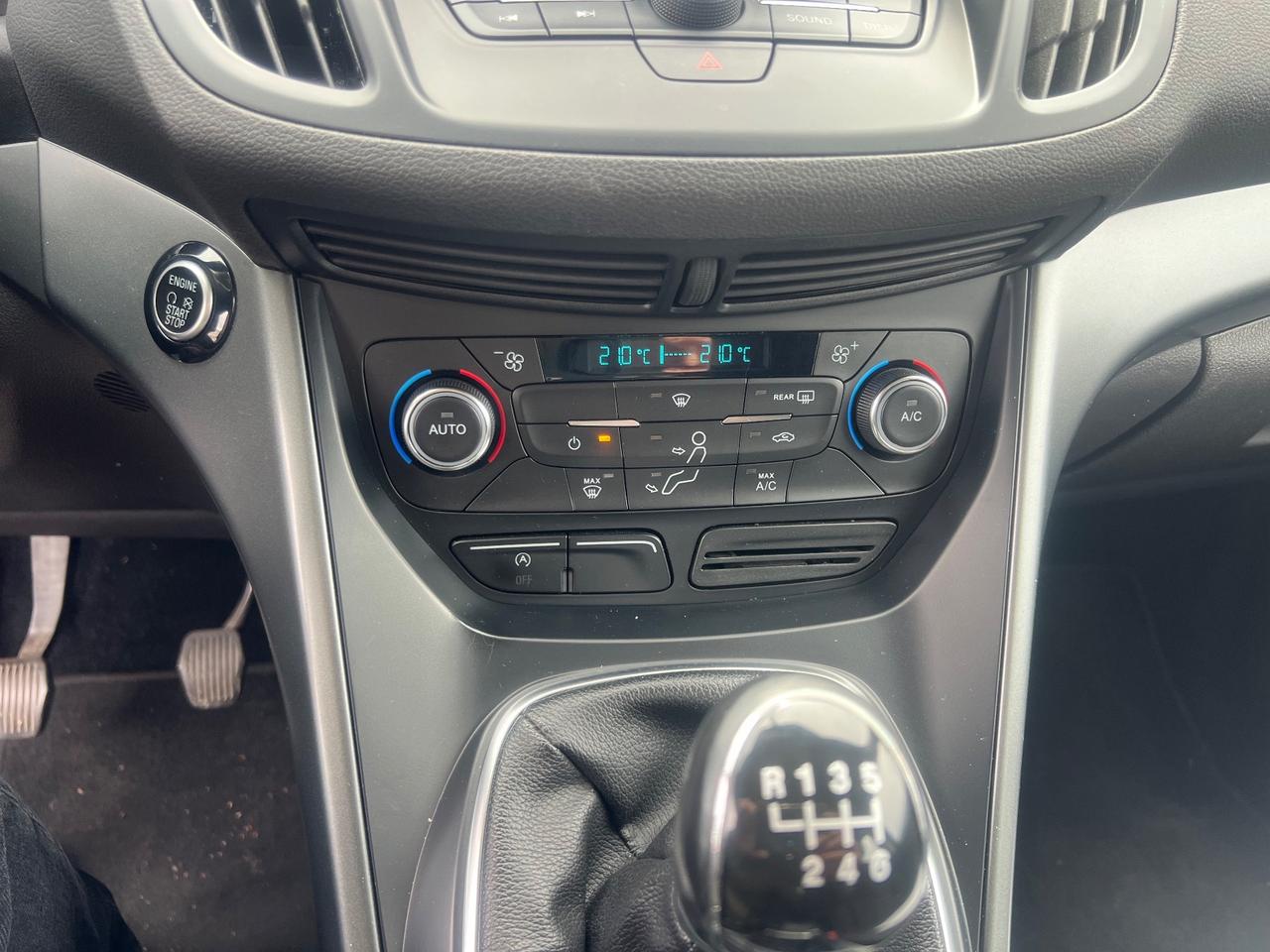 Ford Kuga 1.5 TDCI 120 CV Business gancio traino