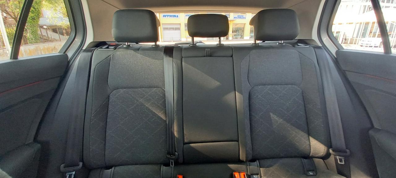 Volkswagen Golf 8 cc. 1.5 E TSI 150 CV. EVO ACT DSG 5 Porte 5 Posti Cambio Automatico 7 Marce.