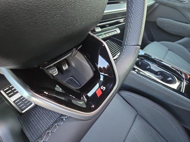 AUDI Q3 e-hybrid 200 kW S tronic S line edition