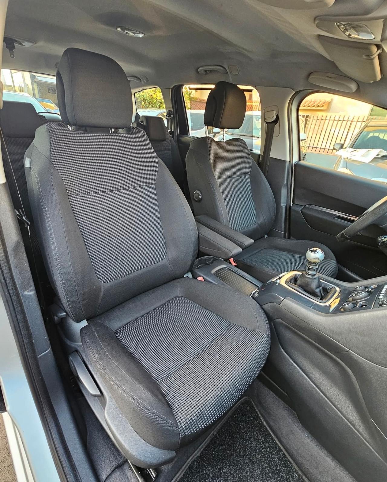 Peugeot 5008 1.6 HDi 112CV Family 7 posti