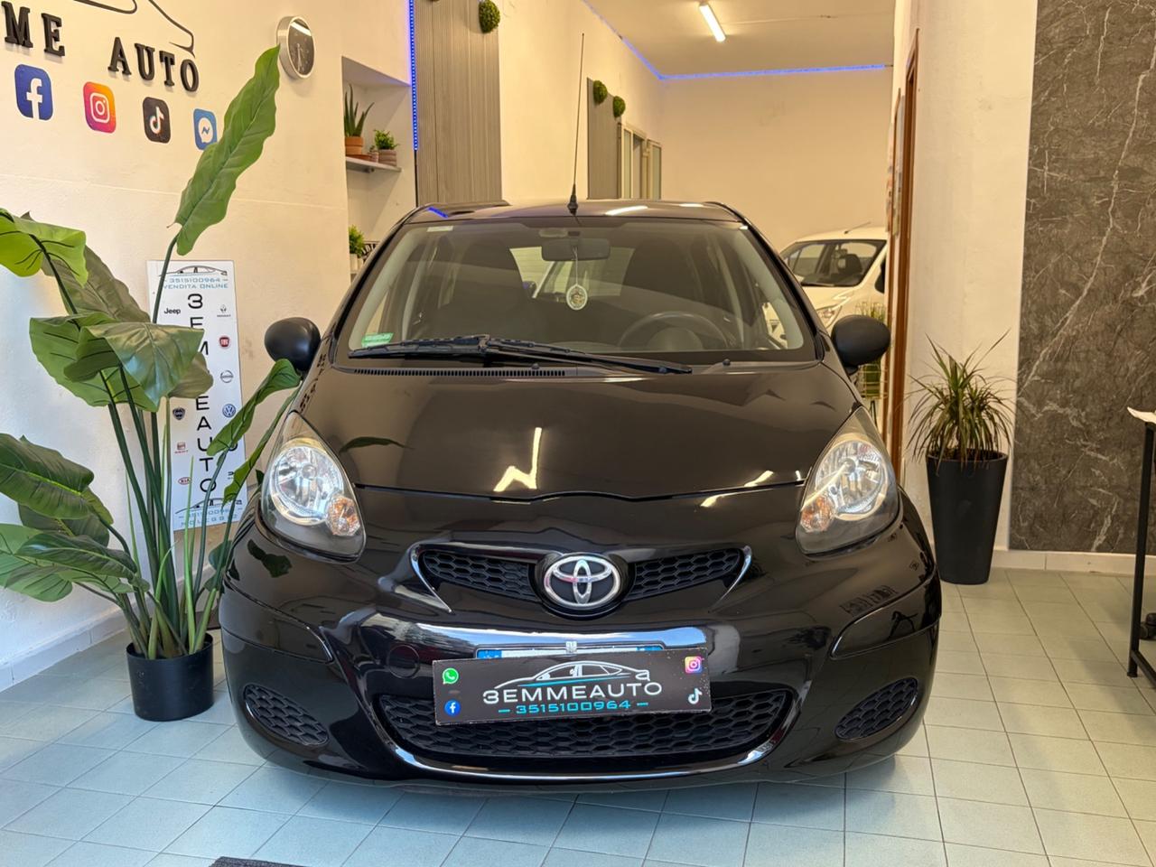 Toyota Aygo 1.0 5 porte Now 12 MESI DI GARANZIA