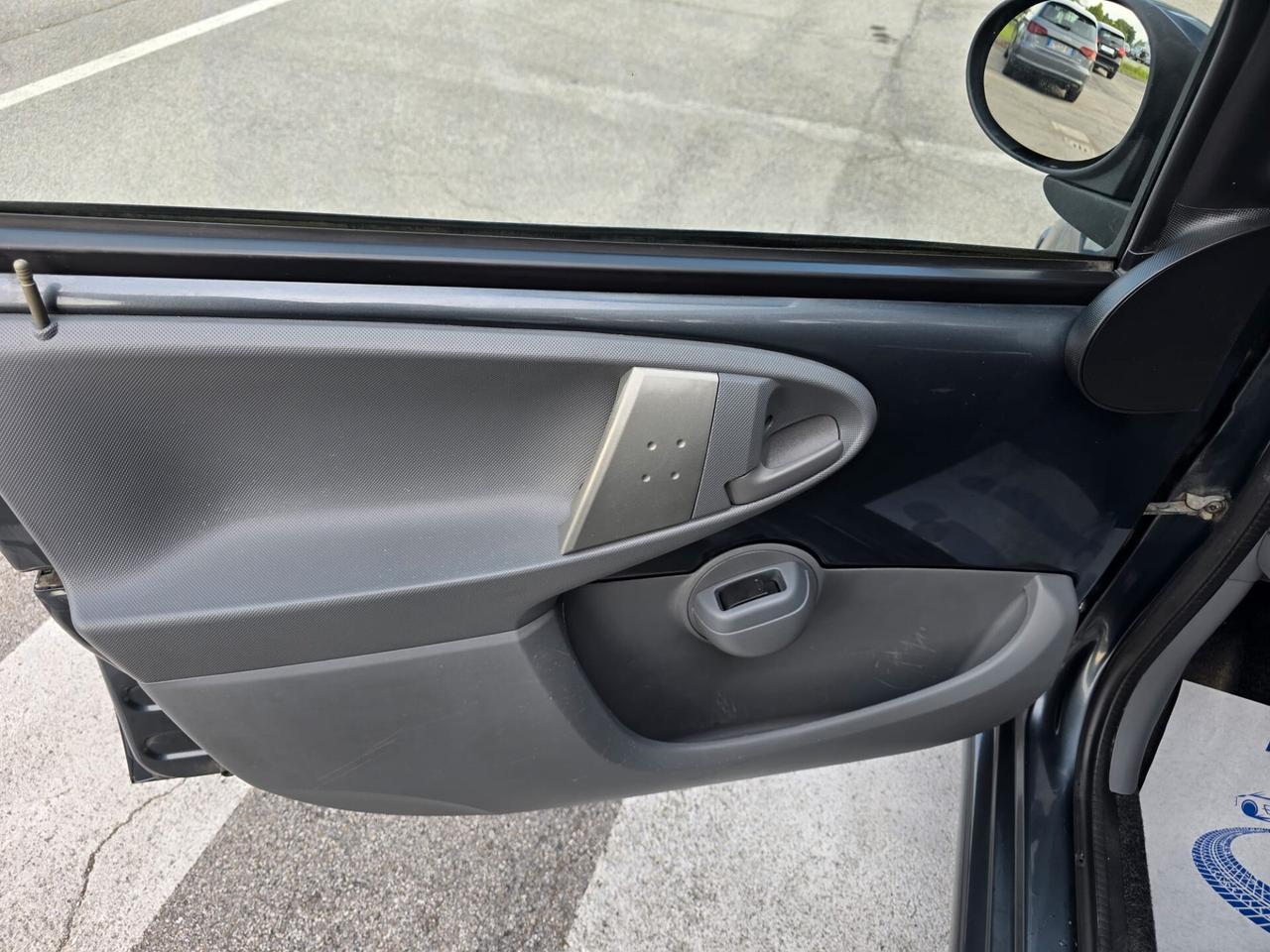 Toyota Aygo 1.4 turbodiesel 5 porte Sol 2007